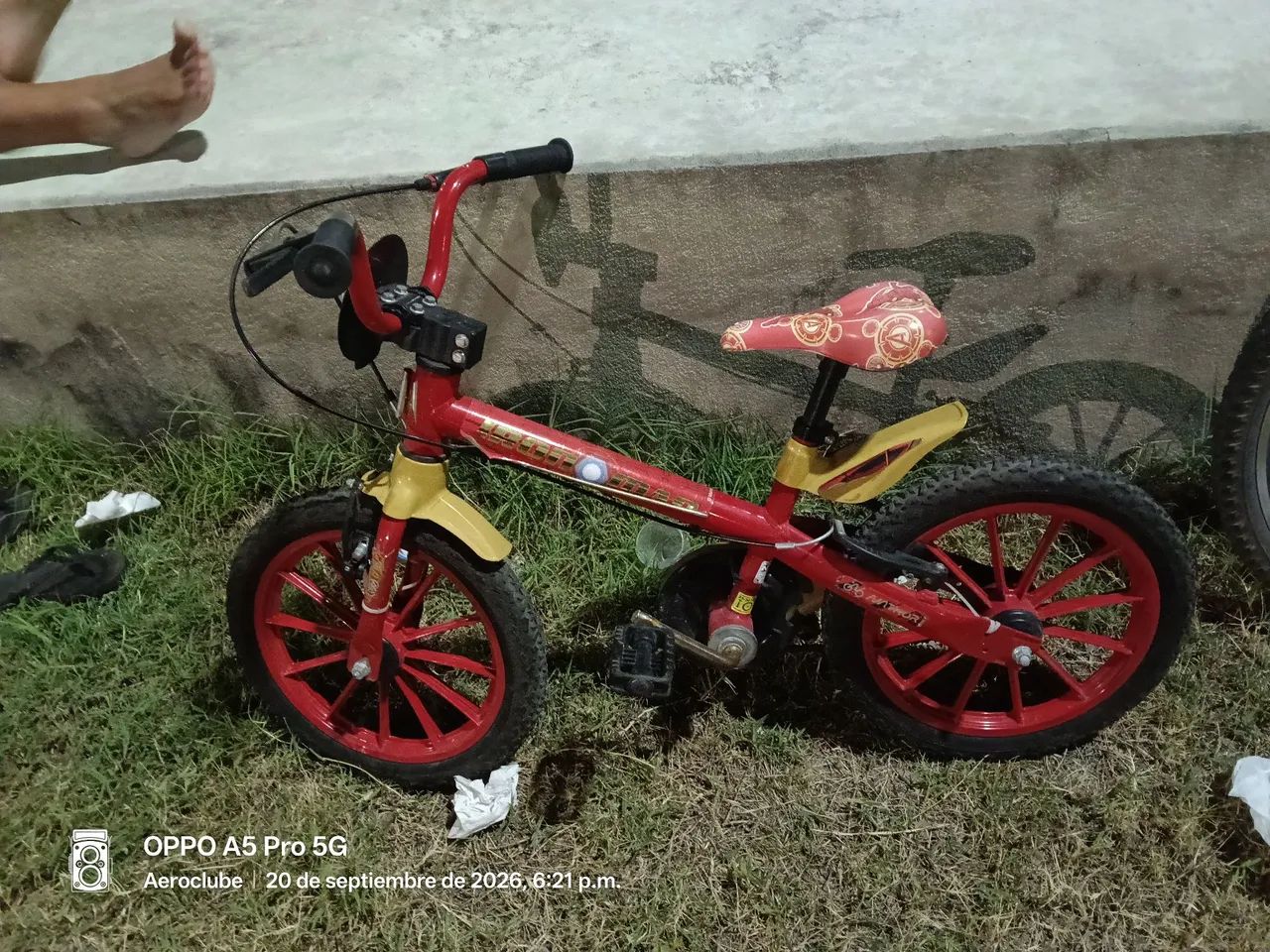 Bicicleta infantil Iron Man aro 16  - Foto 3