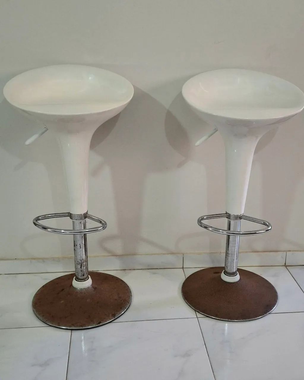02 Banquetas para balcão 