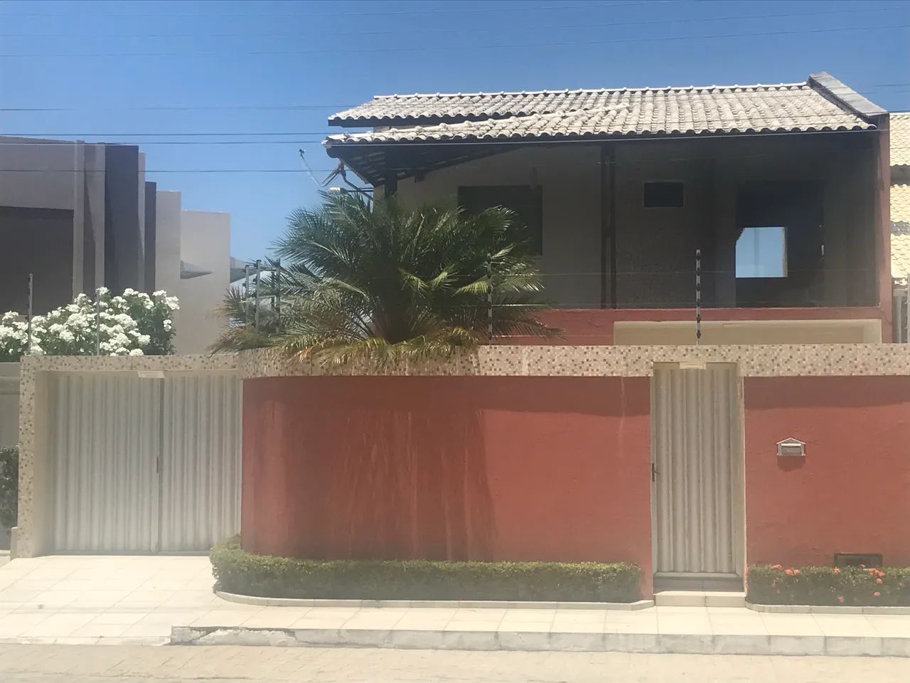 Vendo ótima casa em condomínio 