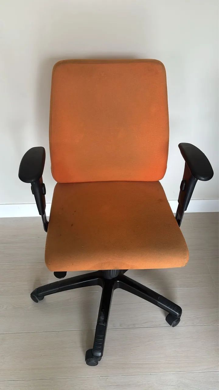 Cadeira escritório acolchoada com rodinha Mirage