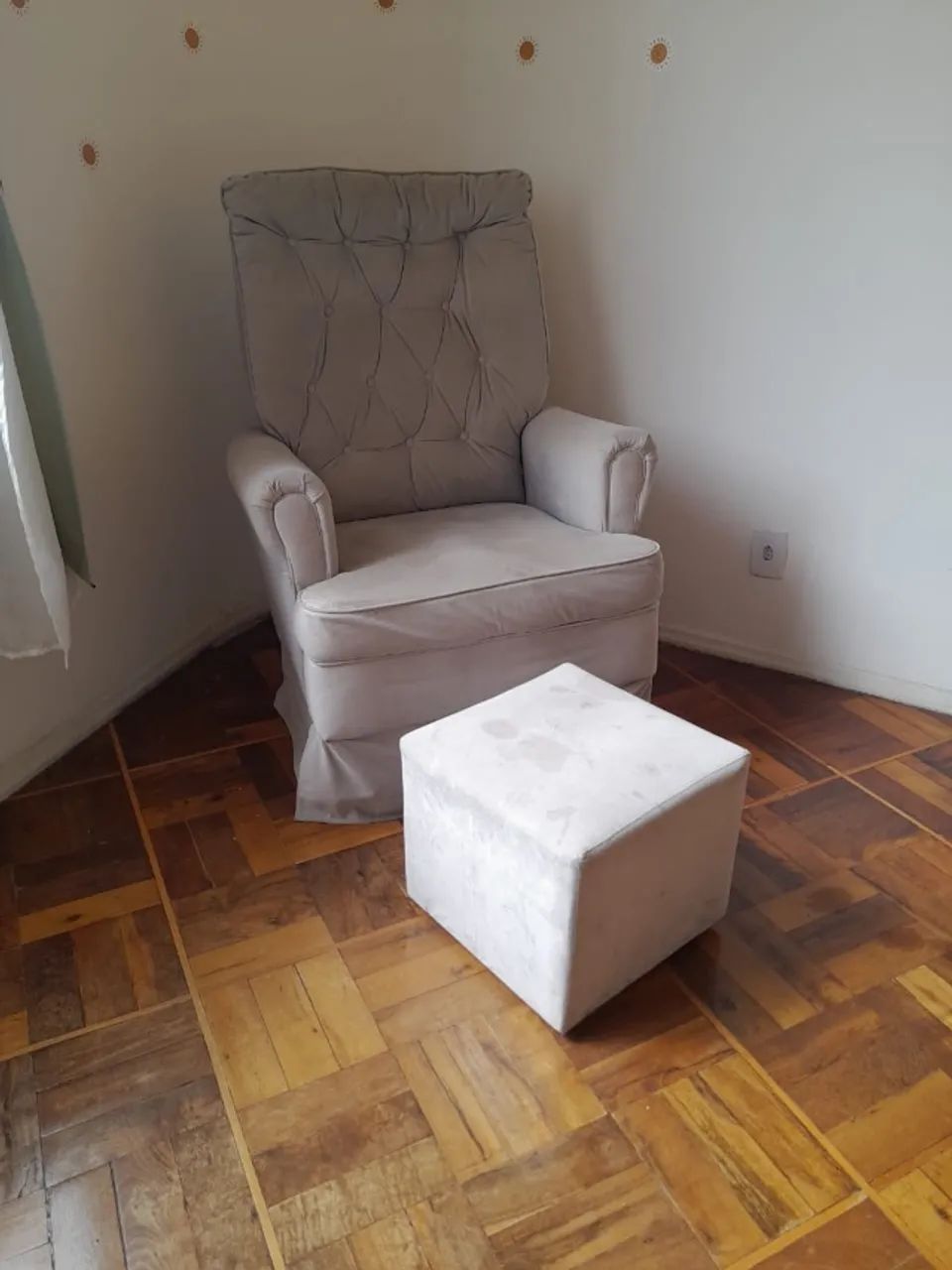 Poltrona de amamentação de balanço com puff - Foto 2