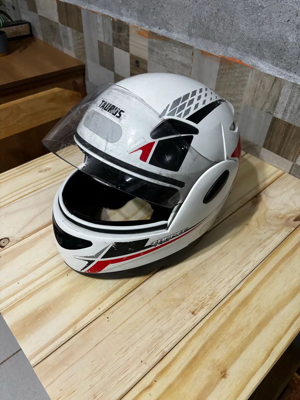 Capacete Taurus - Foto 2