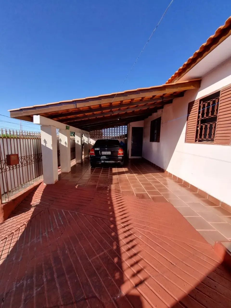 Casa 3 dormitórios  Uvaranas (Venda) - Foto 2