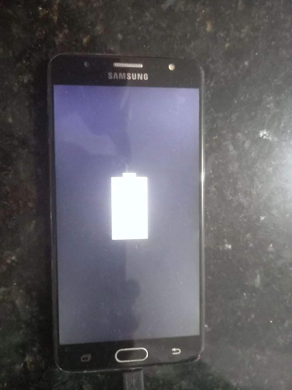 Vendo j7 prime 1 funciona perfeitamente só a bateria está incha6 - Foto 3