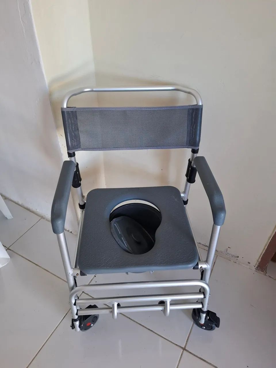 Cadeira de banho - Foto 2