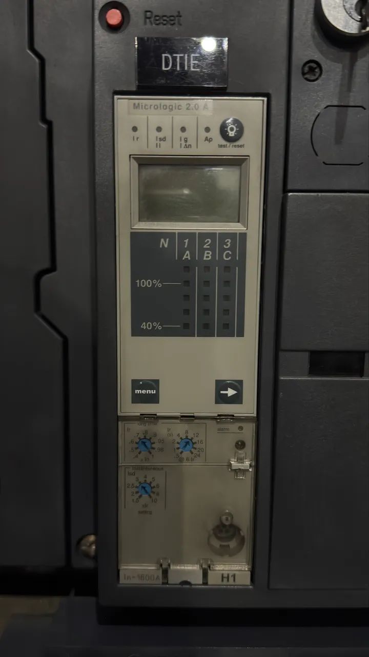Disjuntor Aberto 4p Schneider Masterpact NW16 H1 1600A 65 KA Micrologic 2.0 - Foto 4