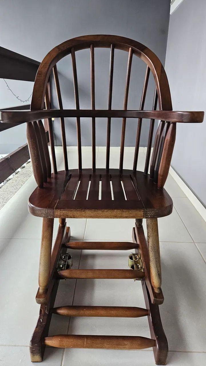 Cadeira de balanço de imbuia