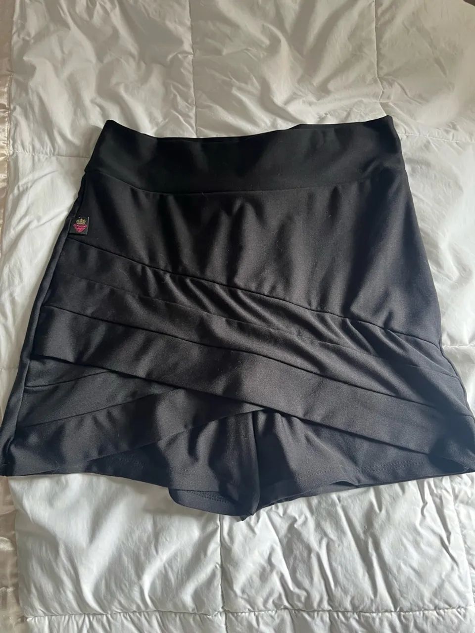Short saia preto