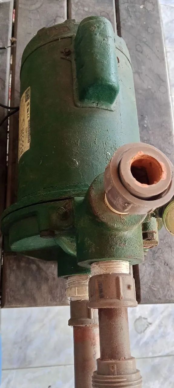 Vendo bomba de sucção com defeito. Valor  R$ 250 