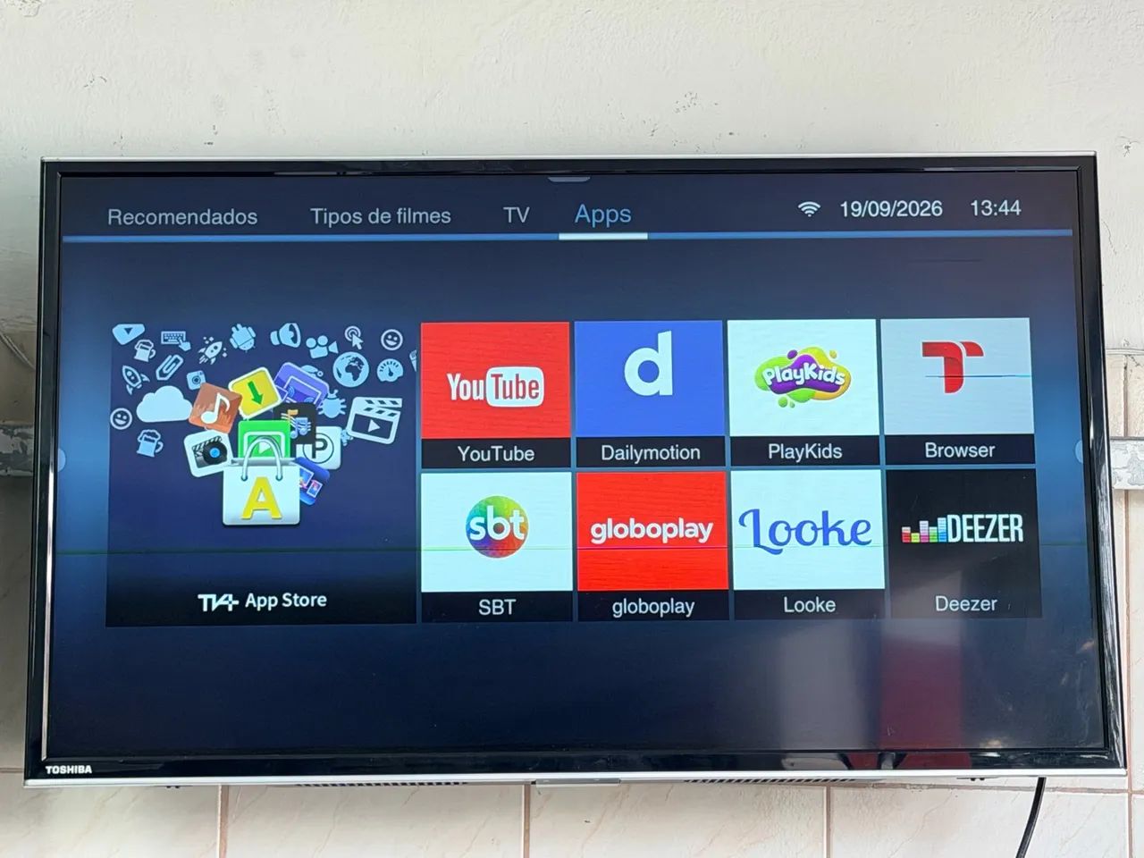 Smart thosiba full hd 32 polegadas c/ linha na tela