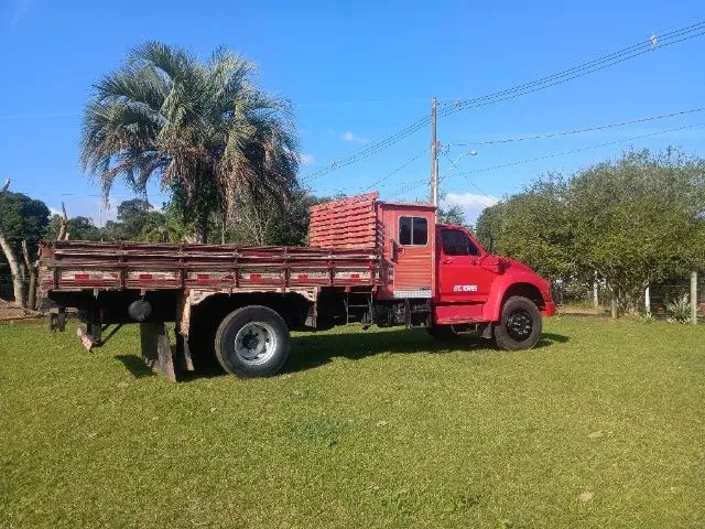 Vendo caminhão ford F12000  - Foto 4