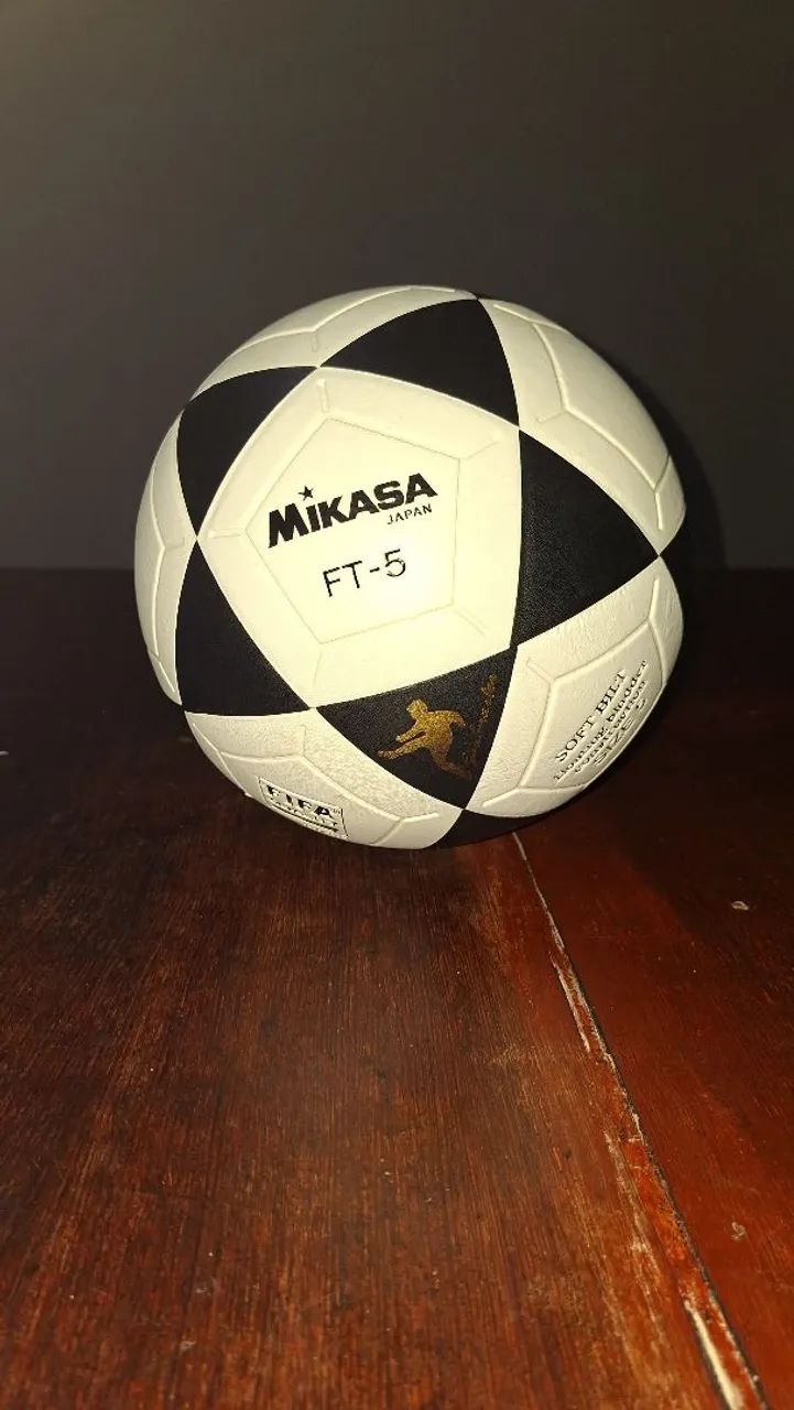 Bola Mikasa 