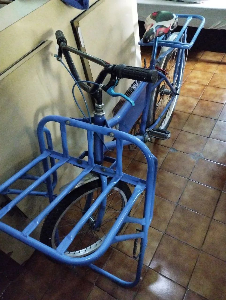 Bicicleta cargueira azul