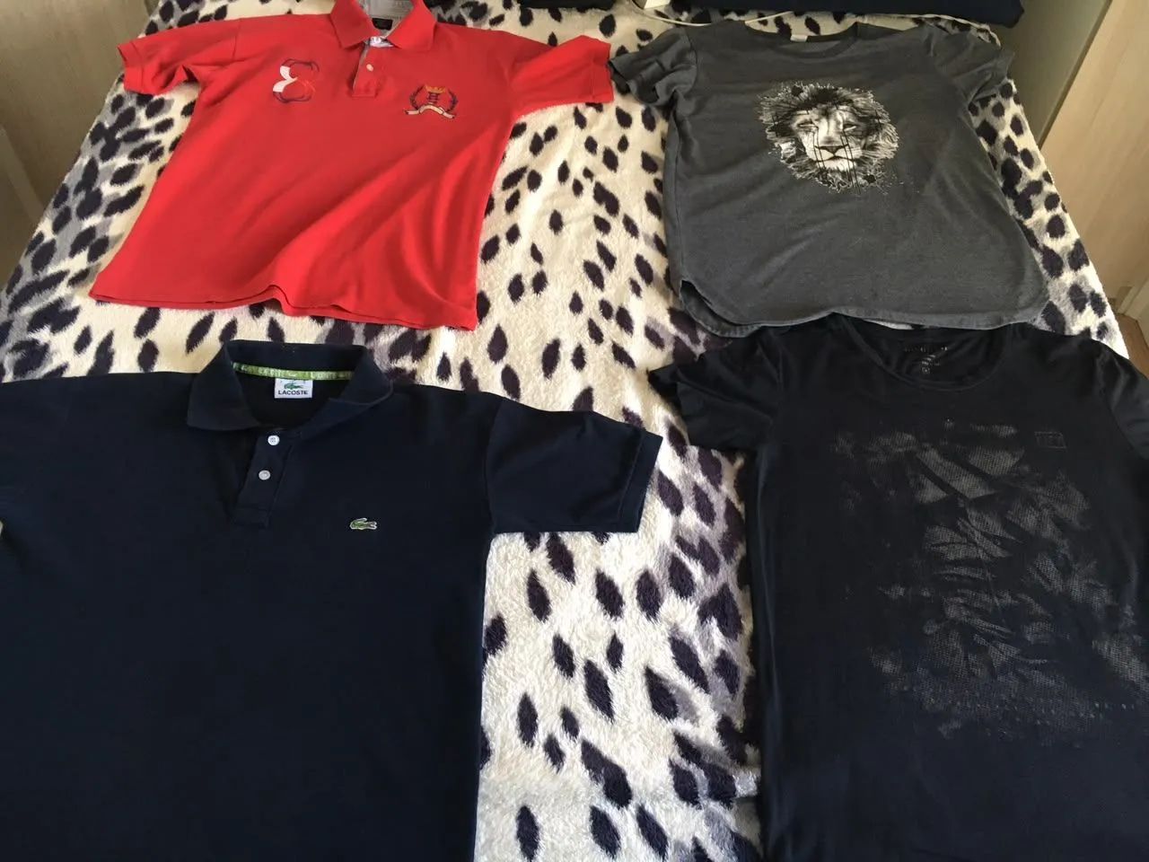 Kit 4 camisas P _ sendo uma M que serve P
