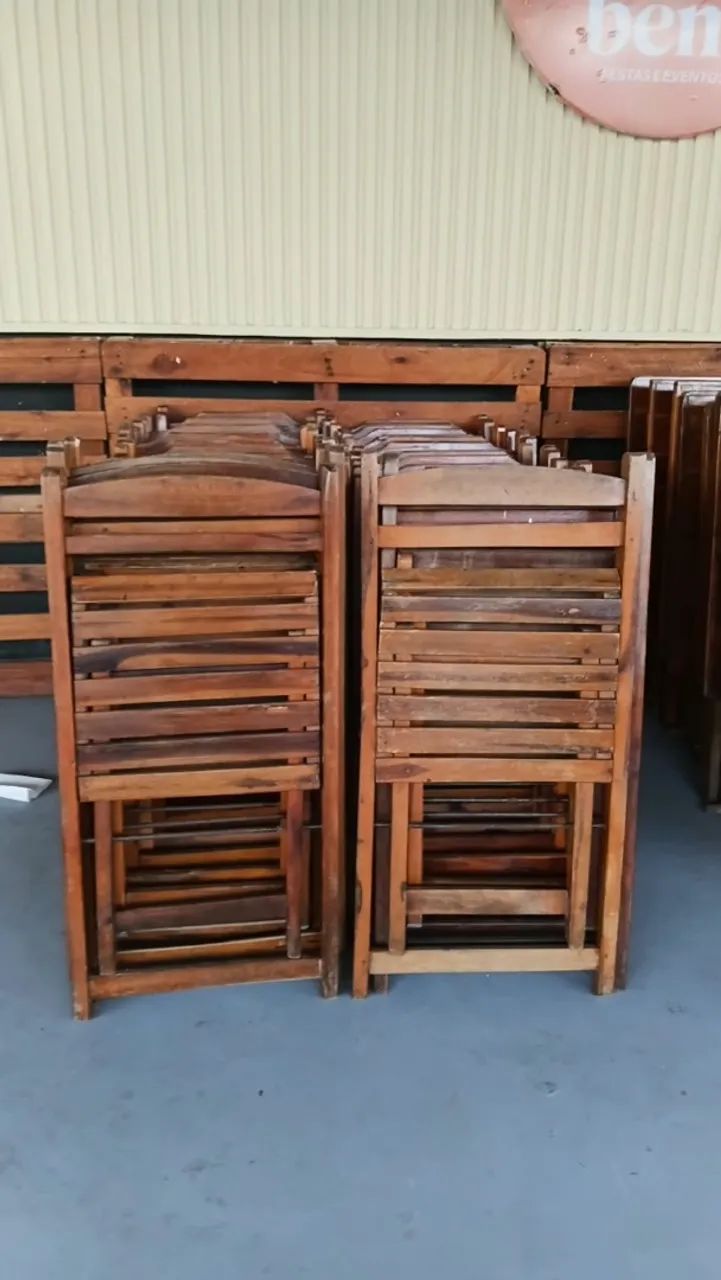 30 Jogos de Mesa de Madeira com Cadeiras - R$ 130 cada - Foto 2
