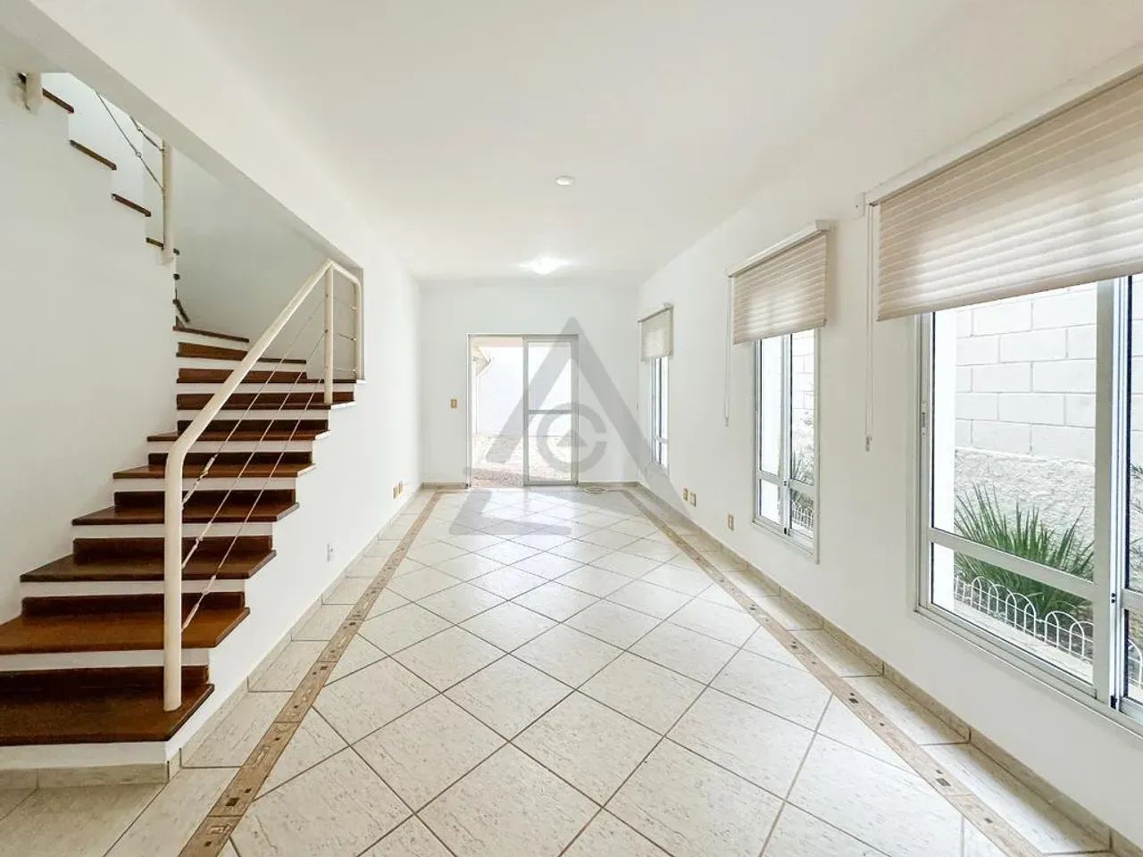 Casa para locação em condomínio na cidade de Campinas/SP.