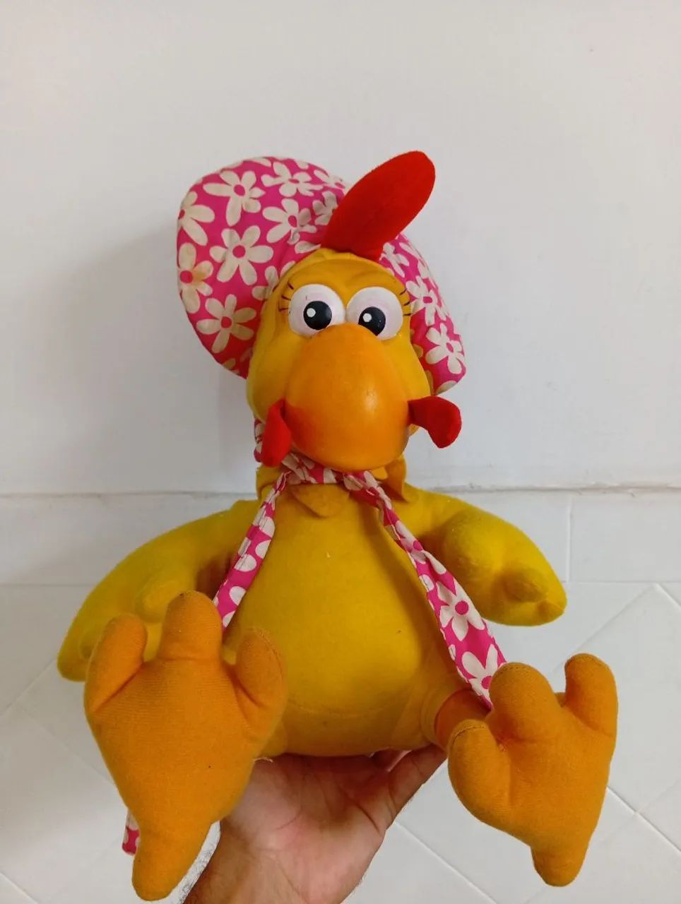 Boneco galinha Lola programa de tv cocoricó 