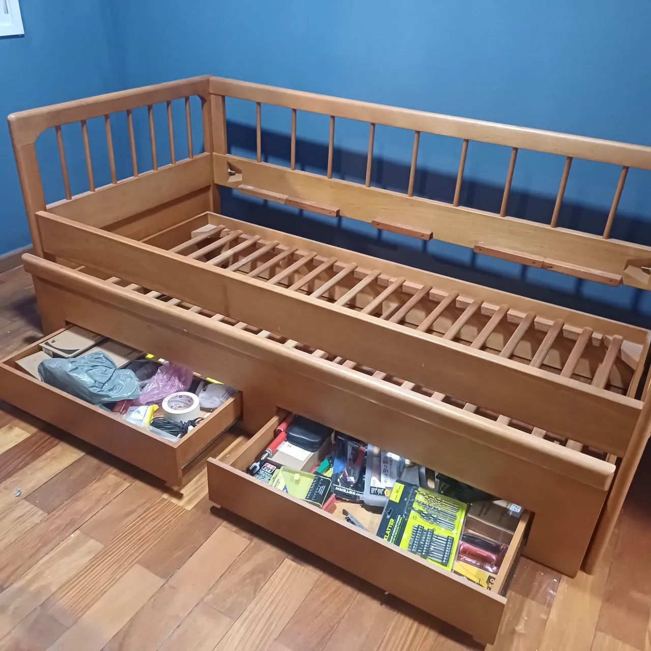 Bi cama com gavetas de madeira maciça  - Foto 3