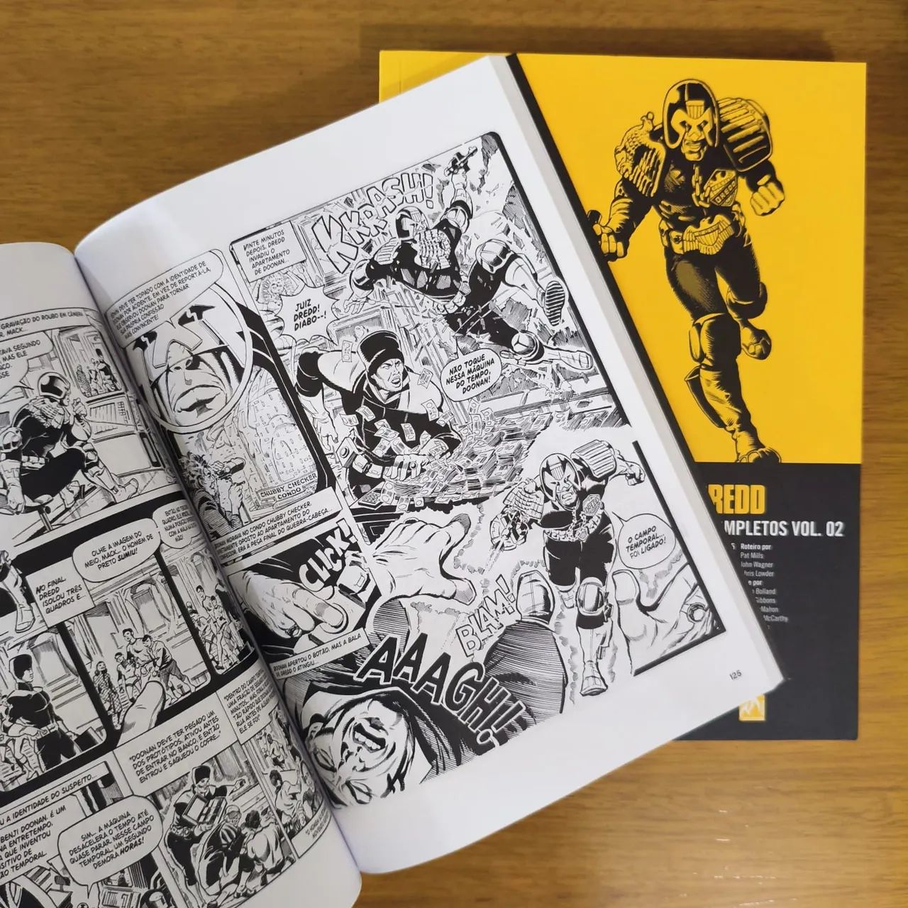 Juiz Dredd Omnibus Vol. 2 e 3 - Foto 3