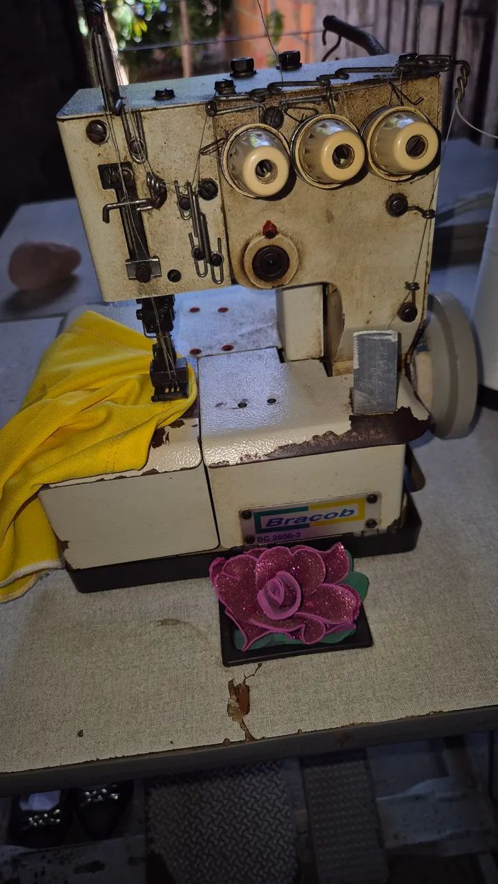 Vendo 3 maquinas de costura - Foto 4