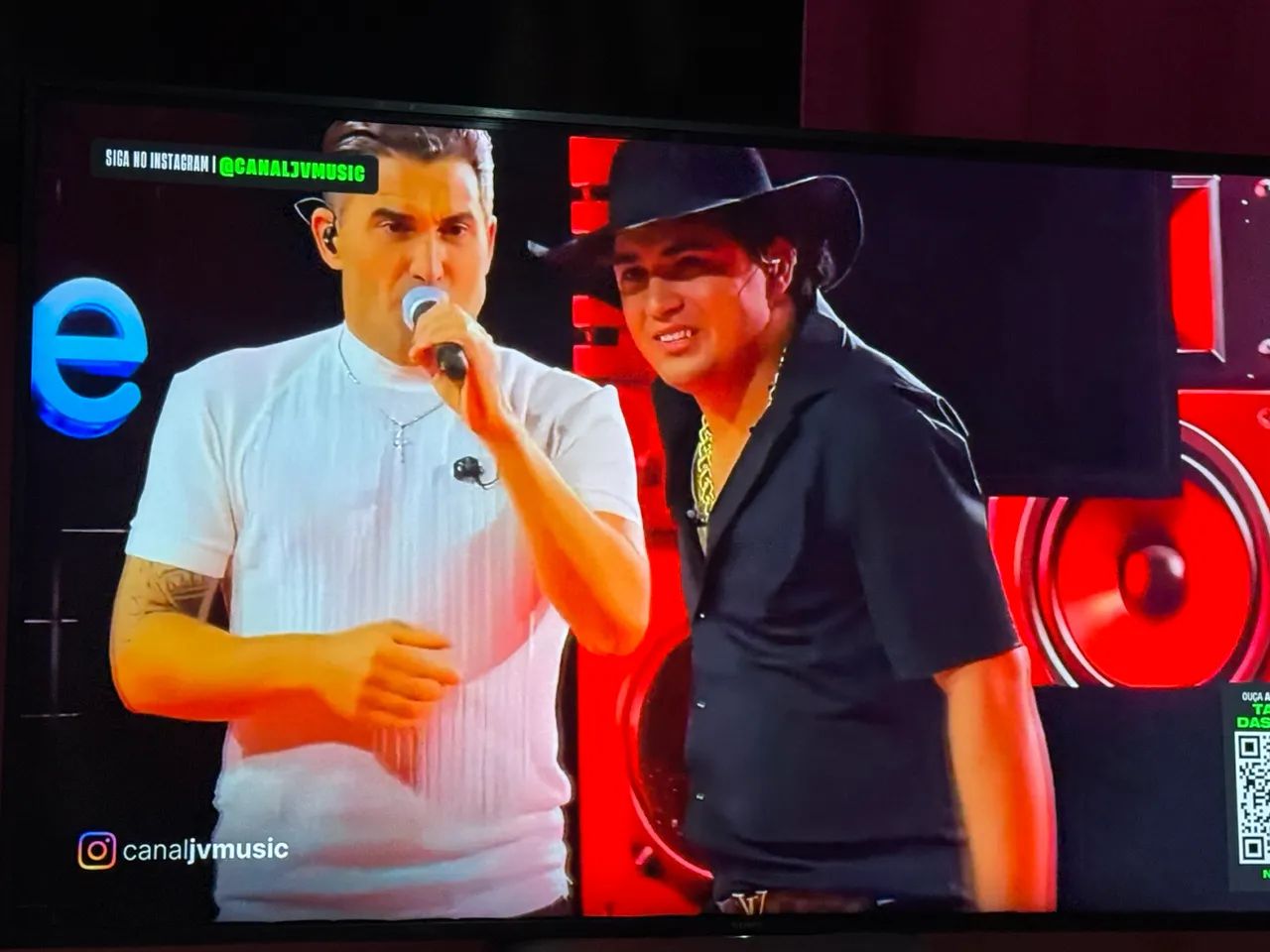 Smart TV Sony 65 polegadas Android 4K comando de voz acompanha cabo controle suporte