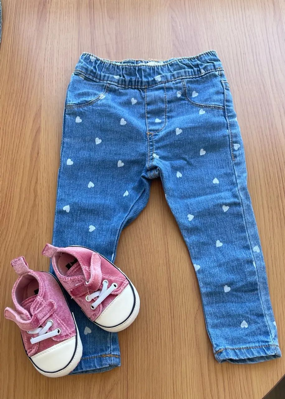 Calça jeans (1)+ tênis infantil (18)