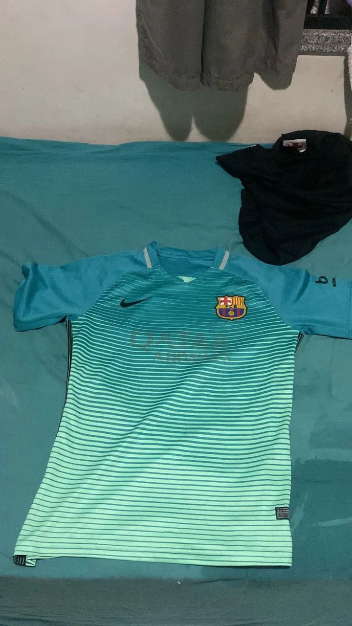 Terceiro uniforme do Barcelona 16/17 - Foto 2