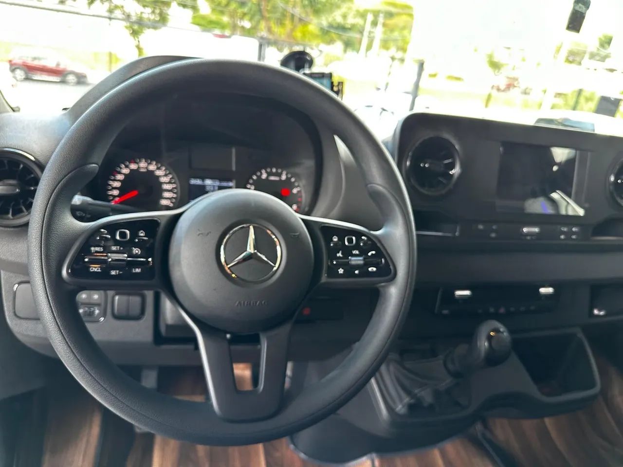 Aluguel de Van com motorista e fretamento, excursões com preço justo. R$1 - Foto 5