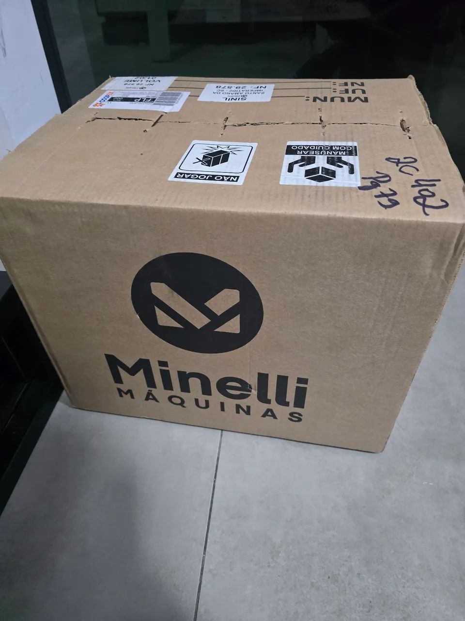 Filetadeira de fita de borda Minelli MMF600 - Foto 5