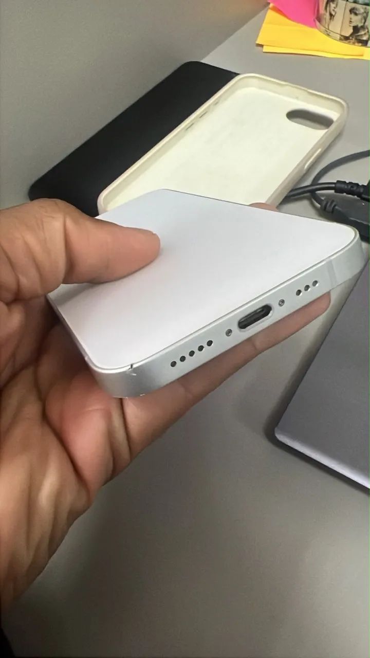 IPHONE 16e Branco trincado iOS 27 TEM CONVERSA - Foto 4