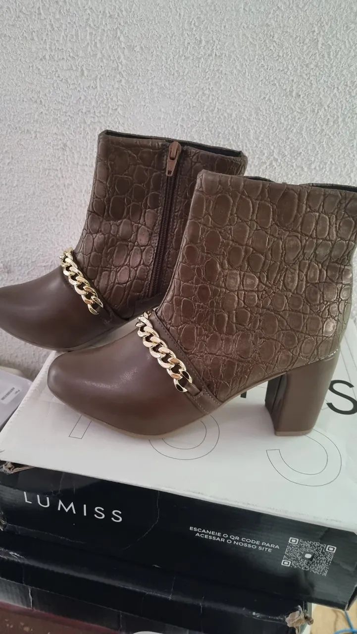 Vendo 1 bota ?  marrom número  36  novinha  - Foto 3