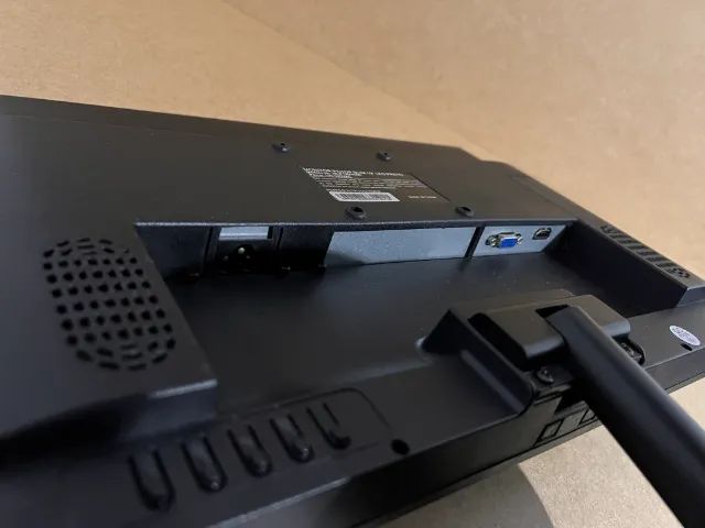 Monitor LED 19 Polegadas PCTOP HDMI / VGA - Liga e Funciona c/ Mancha no Display - Foto 5