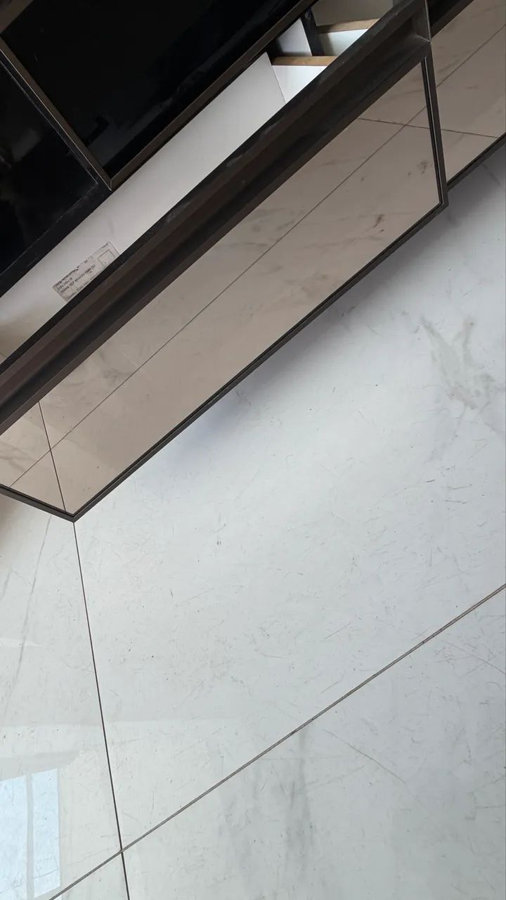 Rack para TV Grande com Tampo de Vidro e Gavetas Espelhadas - Foto 5