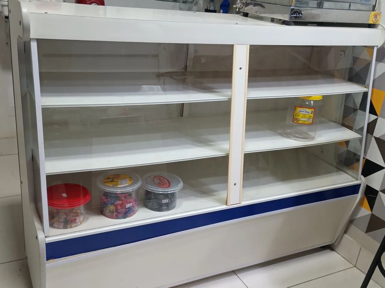 Vendo balcão seco 1,40m com vidro caixa  - Foto 3