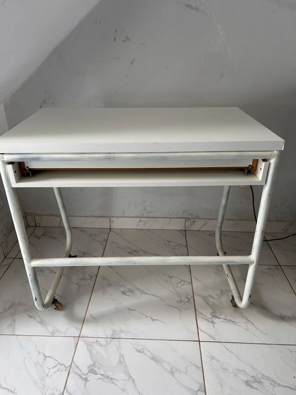 Mesa de estudos  - Foto 3