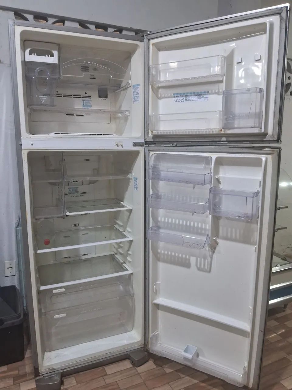 Geladeira Electrolux e balcão seco - Foto 3