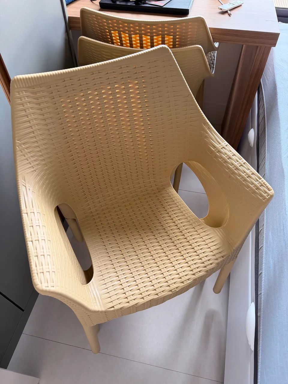 Conjunto 2 cadeiras empilháveis 