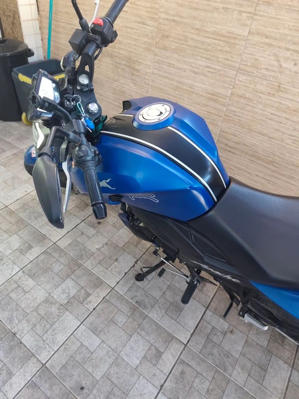 Apache RTR 200 - Foto 3
