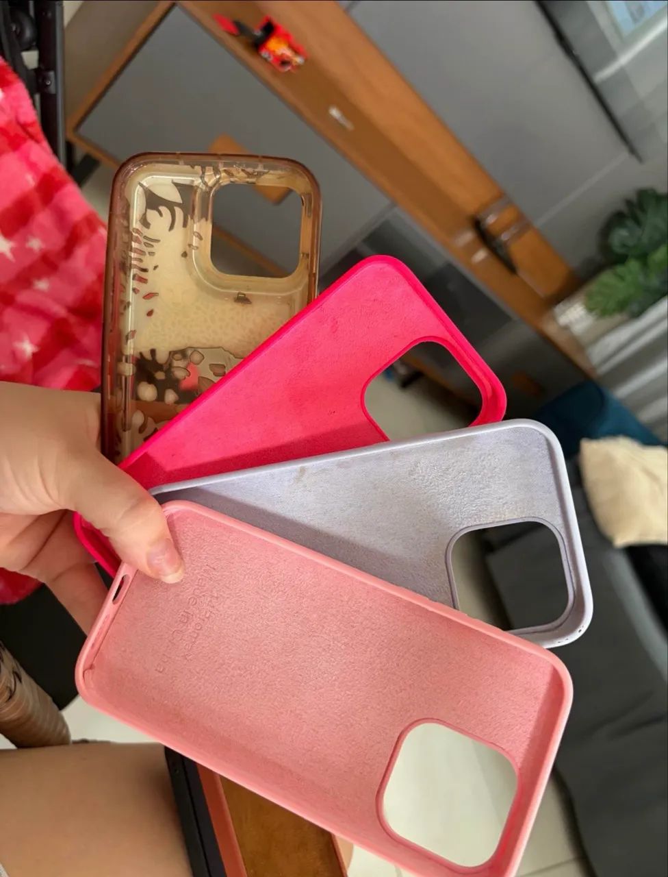 Vendo 4 capinhas do iPhone 14 Pro Max em ótimo estado !  - Foto 2