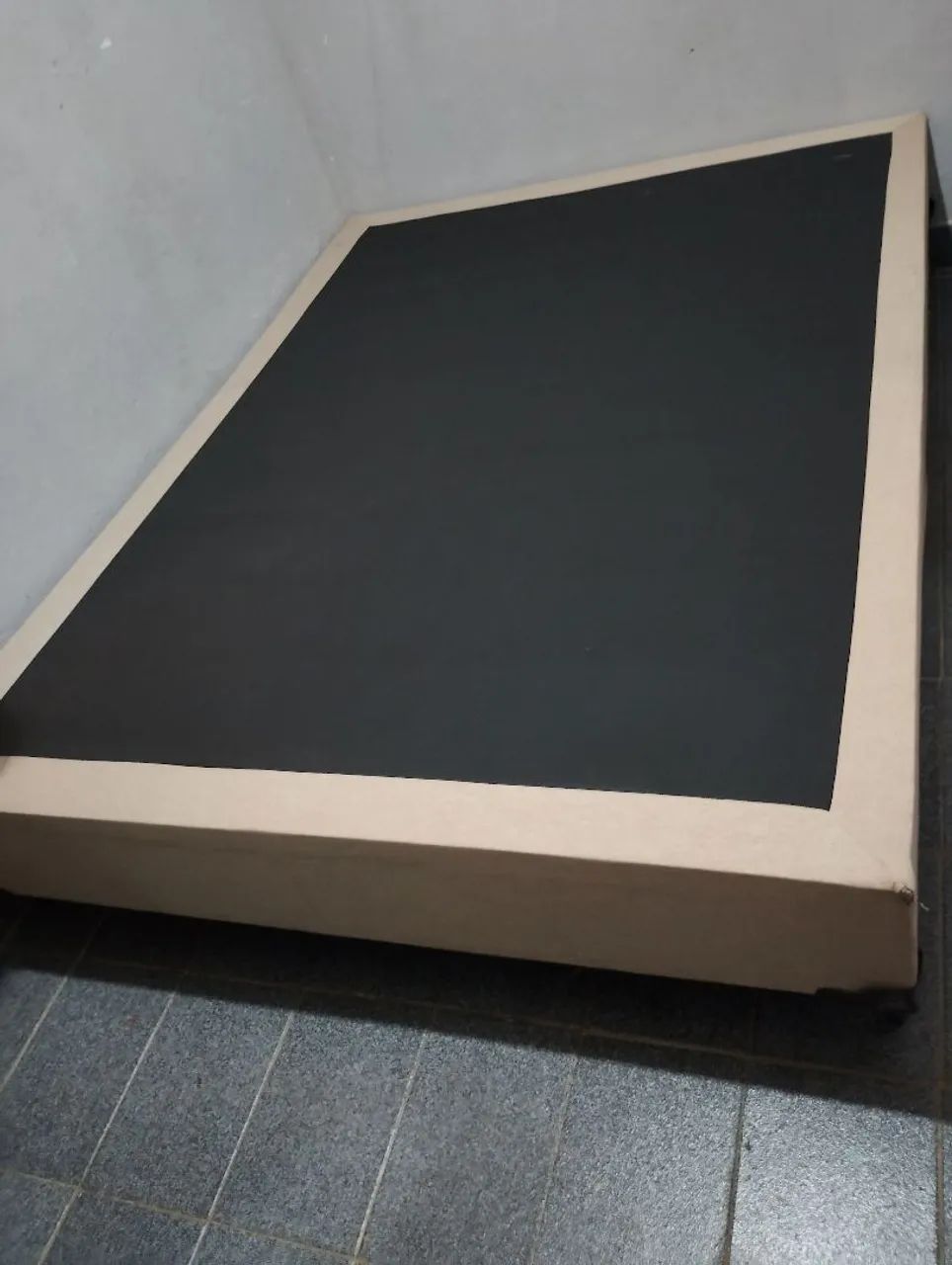 Vendo essa cama box casal com colchão  - Foto 4