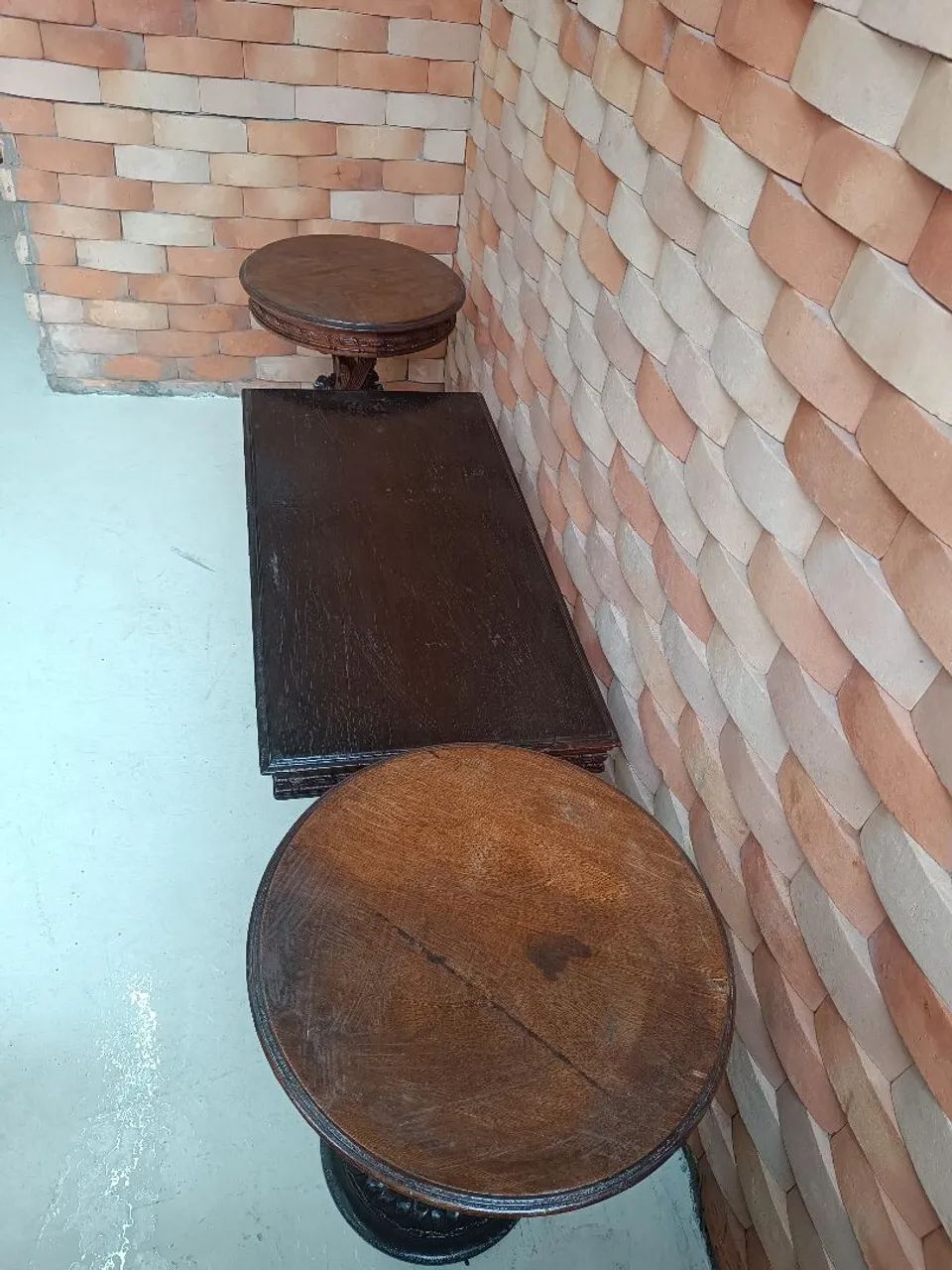 Conjunto de mesas antigas em madeira maciça - Foto 3
