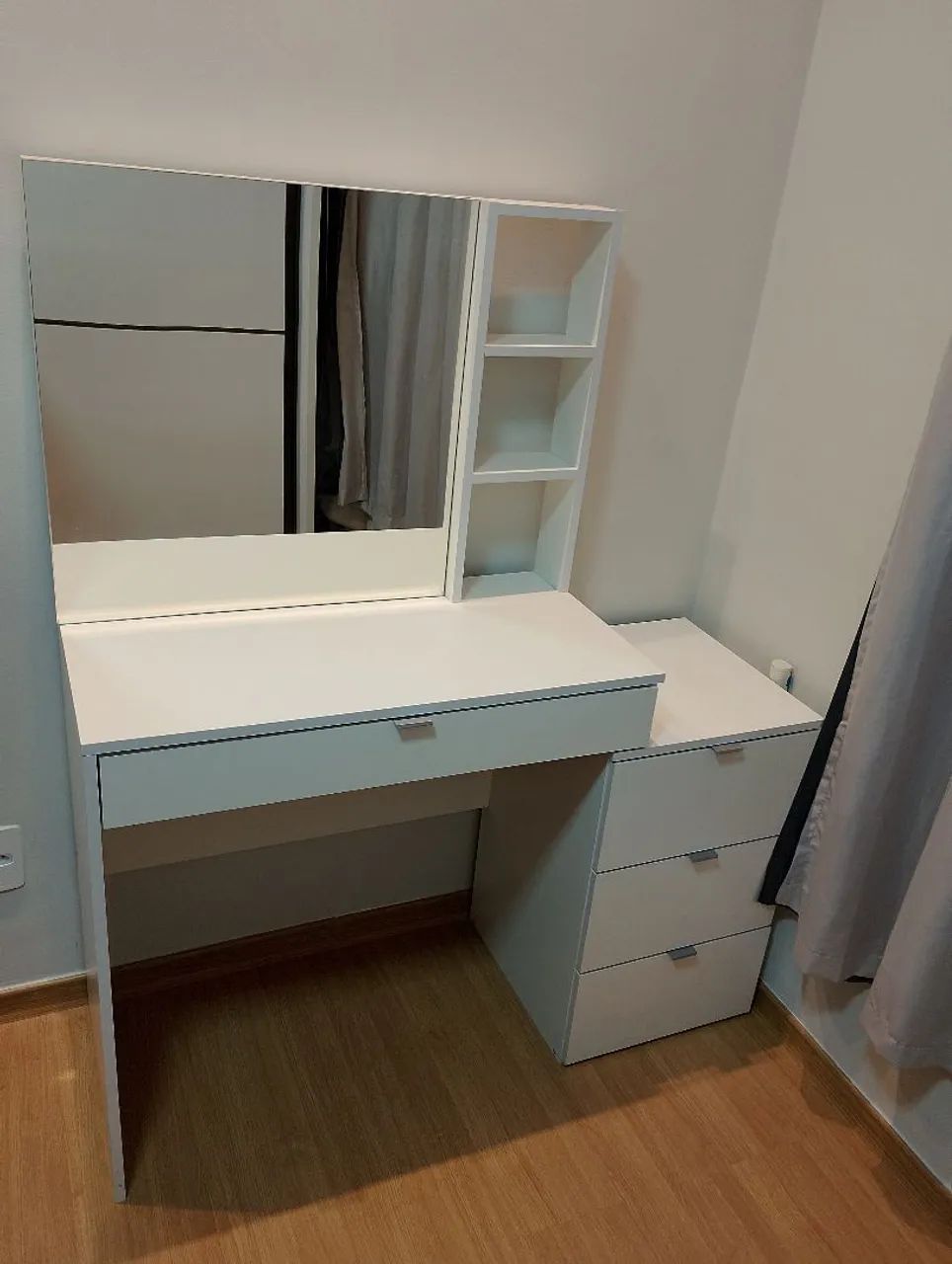 Penteadeira com espelho 