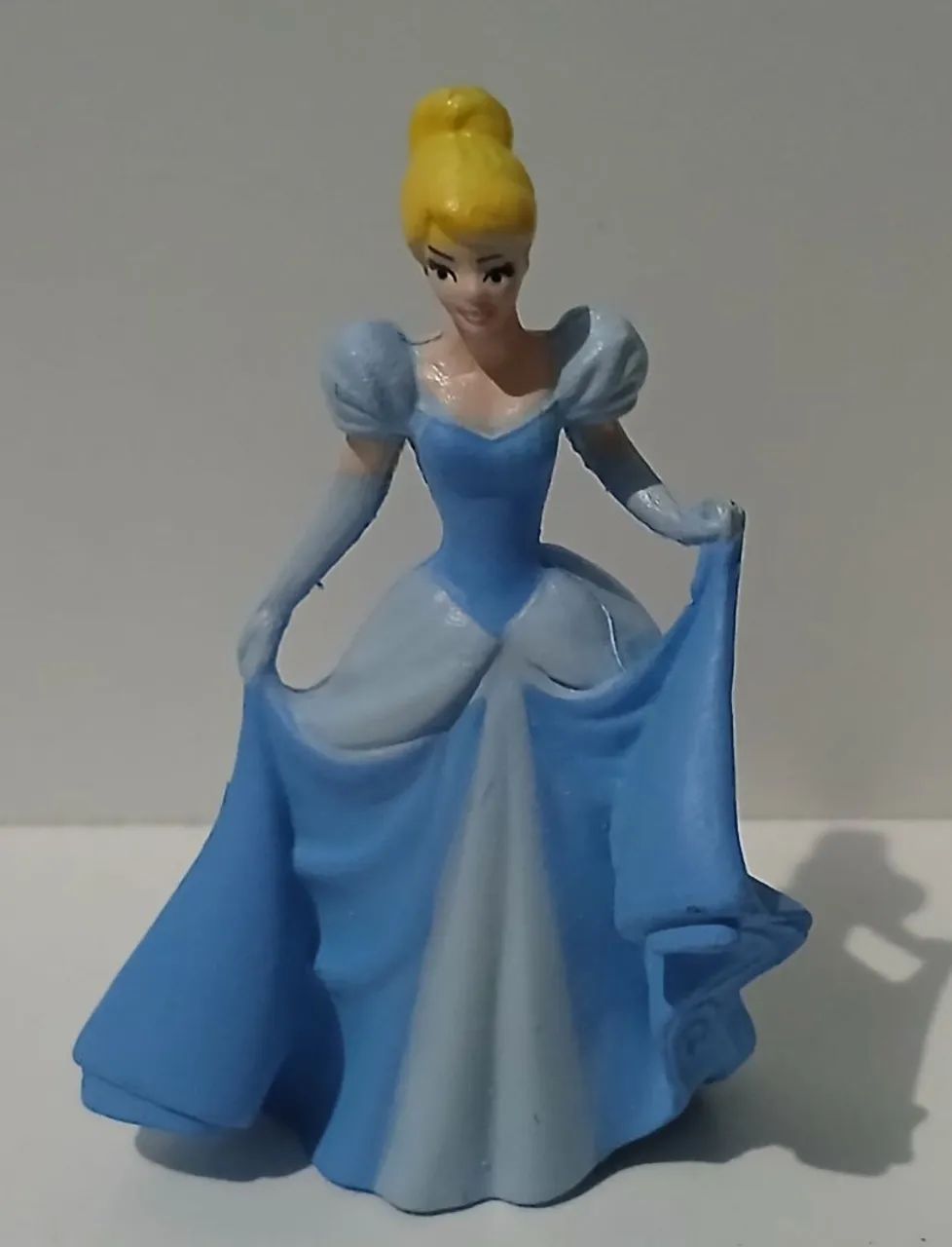 BONECA MINIATURA PRINCESA CINDERELA DISNEY ORIGINAL