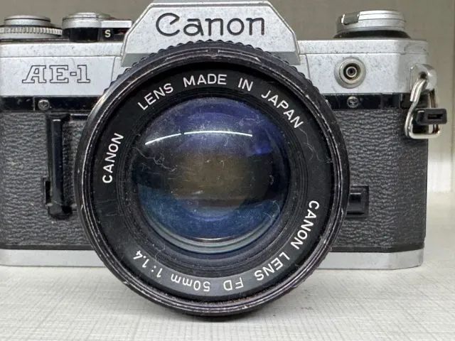 Canon AE-1 ＋FD 50mm 1:1.4 S.S.R C　不動品 Câmera Analógica Canon AE-1 + Lente Canon FD 50mm f/1.4 - Câmeras