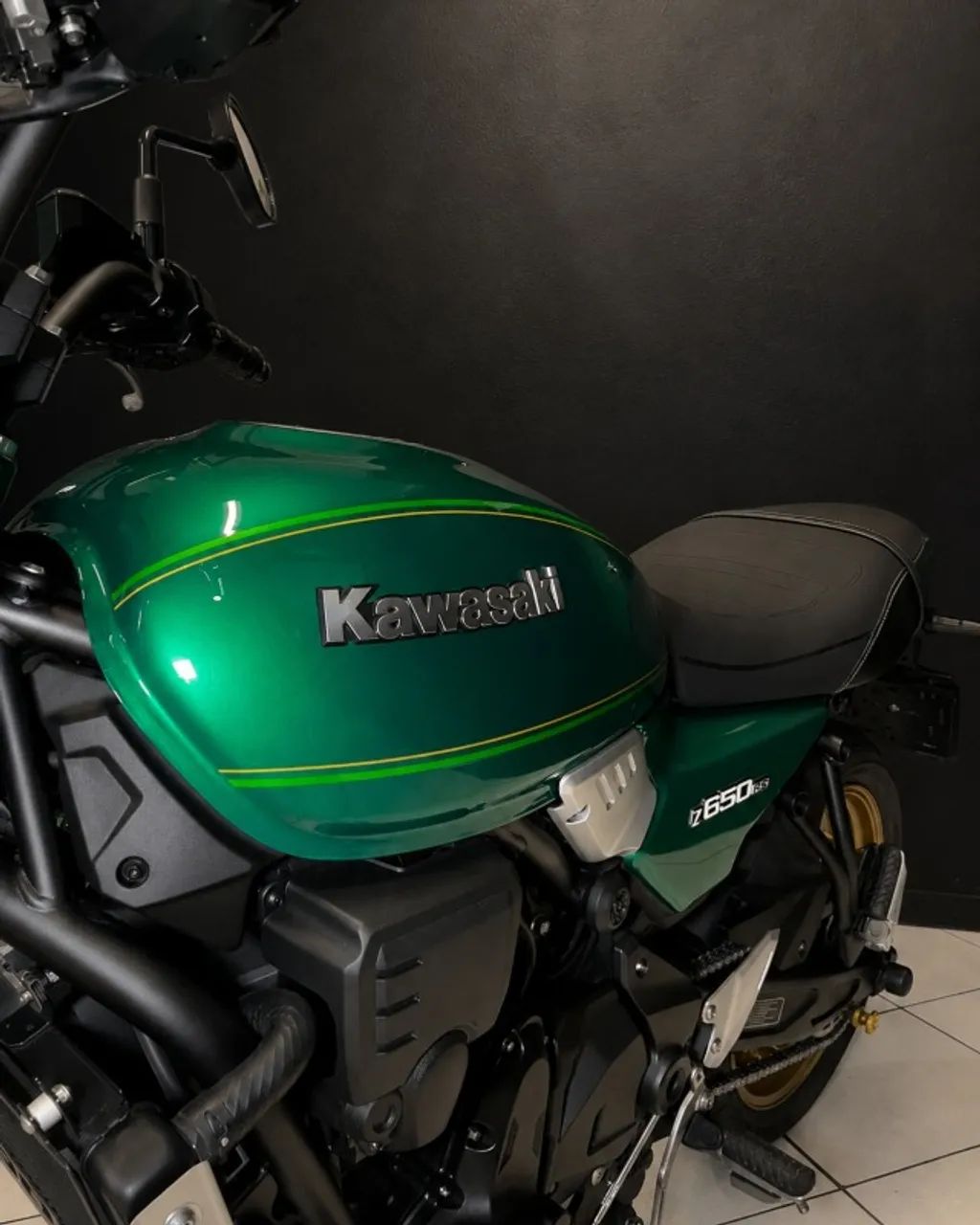 KAWASAKI Z650 RS 2023 - Foto 3