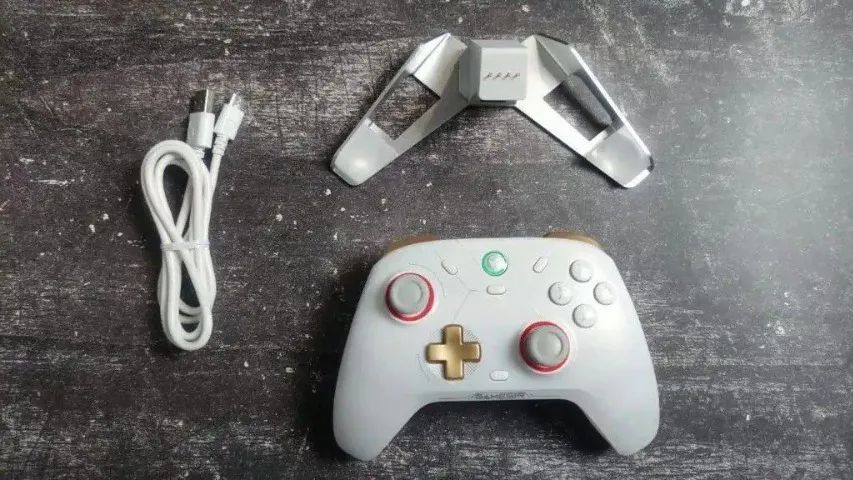 Controle GameSir Cyclone 2 com base de carregamento - Foto 2
