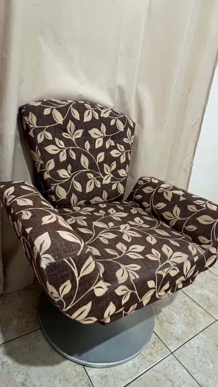 Mesa, duas cadeiras e duas poltronas. - Foto 3