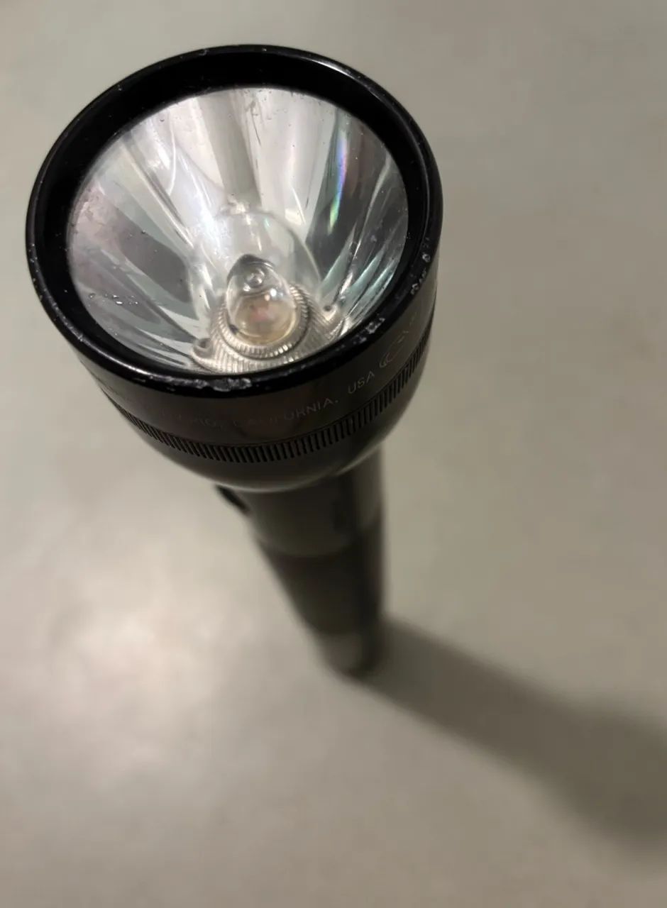 Lanterna Mag Lite 4 células - Foto 2