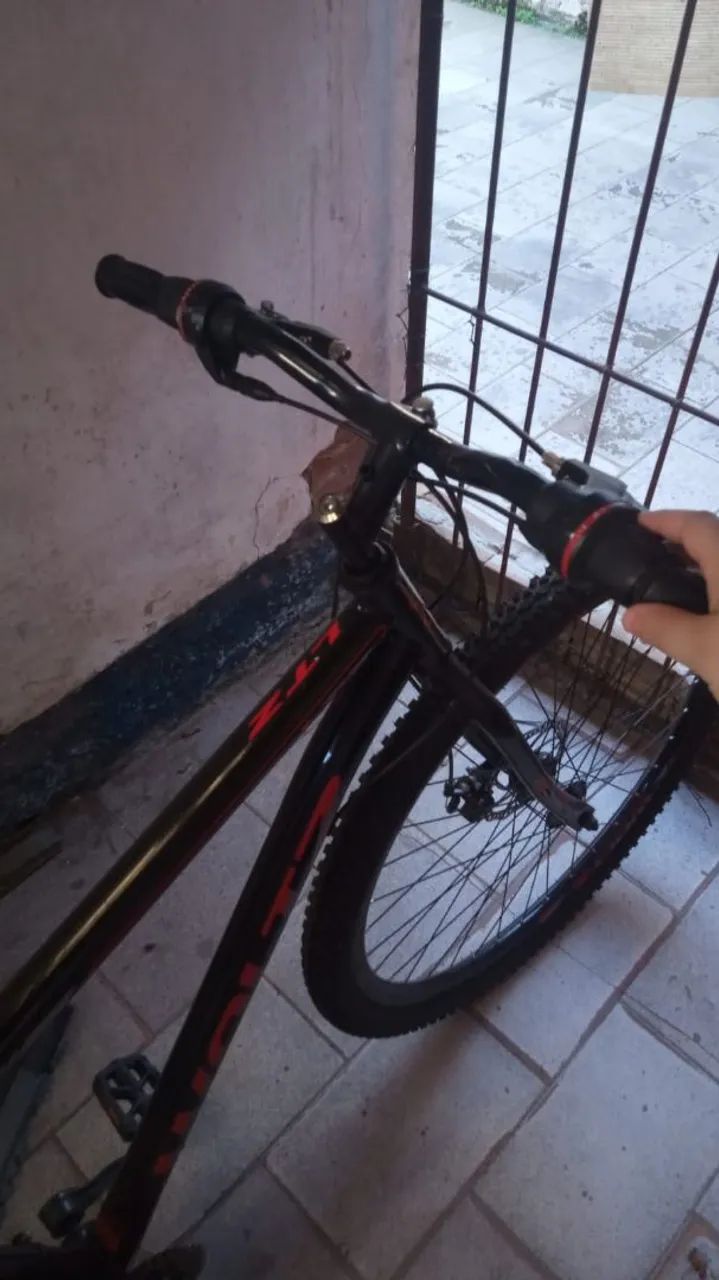 Vendo bicicleta seminova aro 29 - Foto 4