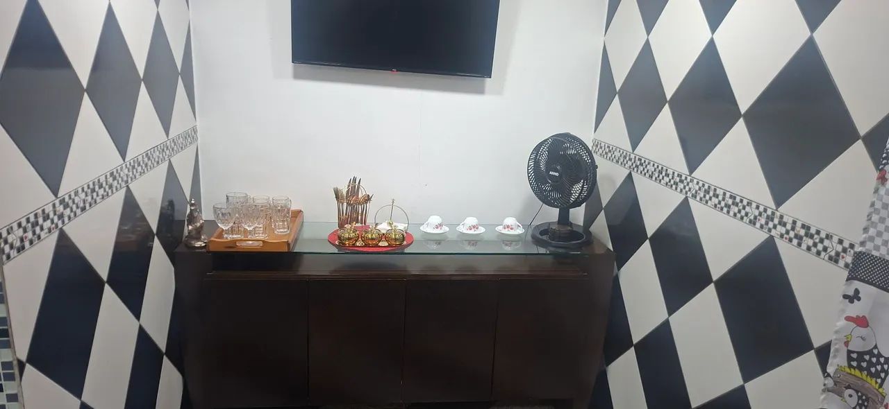 Mesa e aparador  - Foto 4